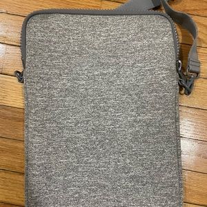 Dagne Dover laptop sleeve